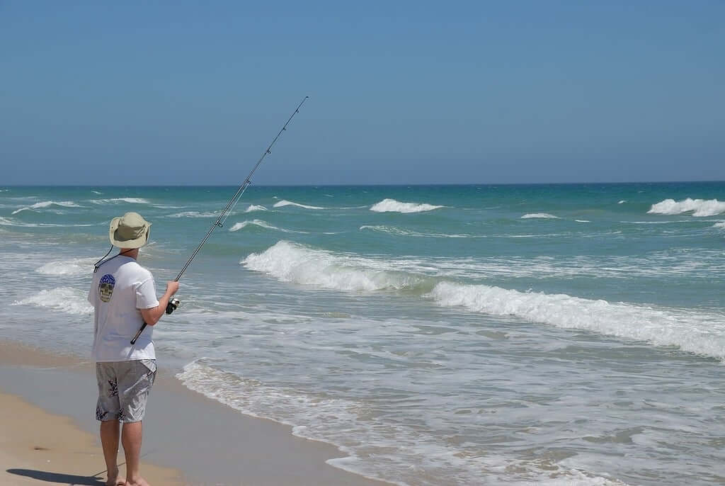 best Redfish Rigs for Surf Fishing; the ultimate guide to catching red drum from the beach.jpg